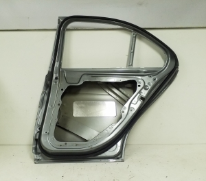 Mercedes Benz C-Class 205 (2014–2021) Tagumised küljeuksed A2057320210 - 7