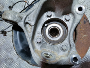 LEXUS CT 200h ZWA10 (2010–2017) Front wheel hub and its parts - 4