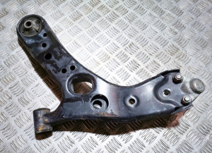 LEXUS CT 200h ZWA10 (2010–2017) Front control arm W0907228 - 2