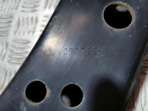LEXUS CT 200h ZWA10 (2010–2017) Front control arm W0907228 - 2