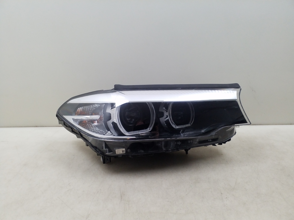 BMW 5 Series G30/G31 (2016-2023) Front Right Headlight 8499112 24968619