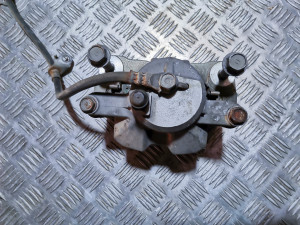 LEXUS CT 200h ZWA10 (2010–2017) Front brake caliper - 2