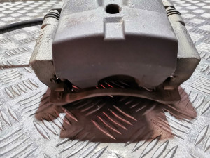 LEXUS CT 200h ZWA10 (2010–2017) Front brake caliper - 4