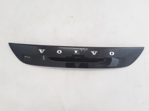  Trunk lid strap 