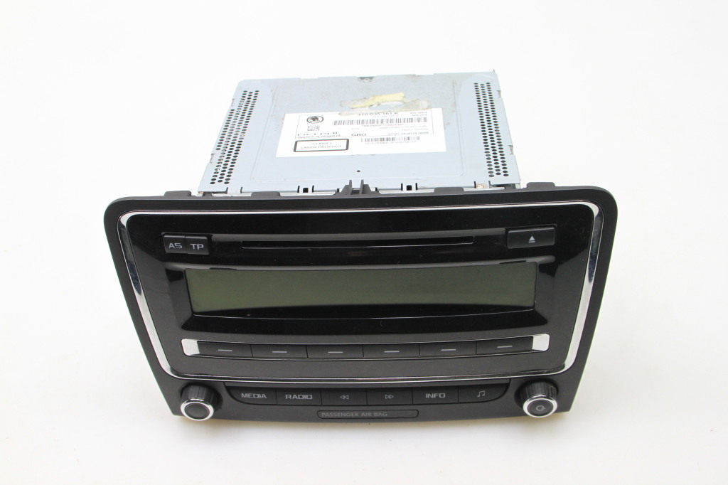 SKODA Superb 2 generation (2008-2015) Music Player With GPS 3T0035161K 25191919