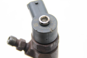  Fuel injector 