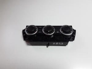  Interior shoulder control panel 