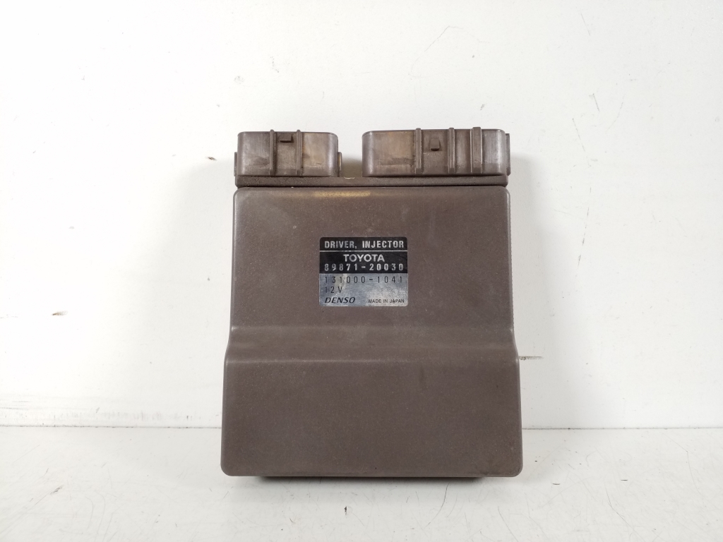 Used TOYOTA Avensis Fuel injector relay 8987120030