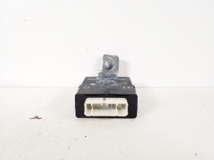 TOYOTA Avensis T22 (1997–2003) Vadības bloks 89741-05030 - 3
