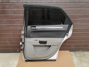 Chrysler 300C (2004–2011) Rear side doors and their parts - 3