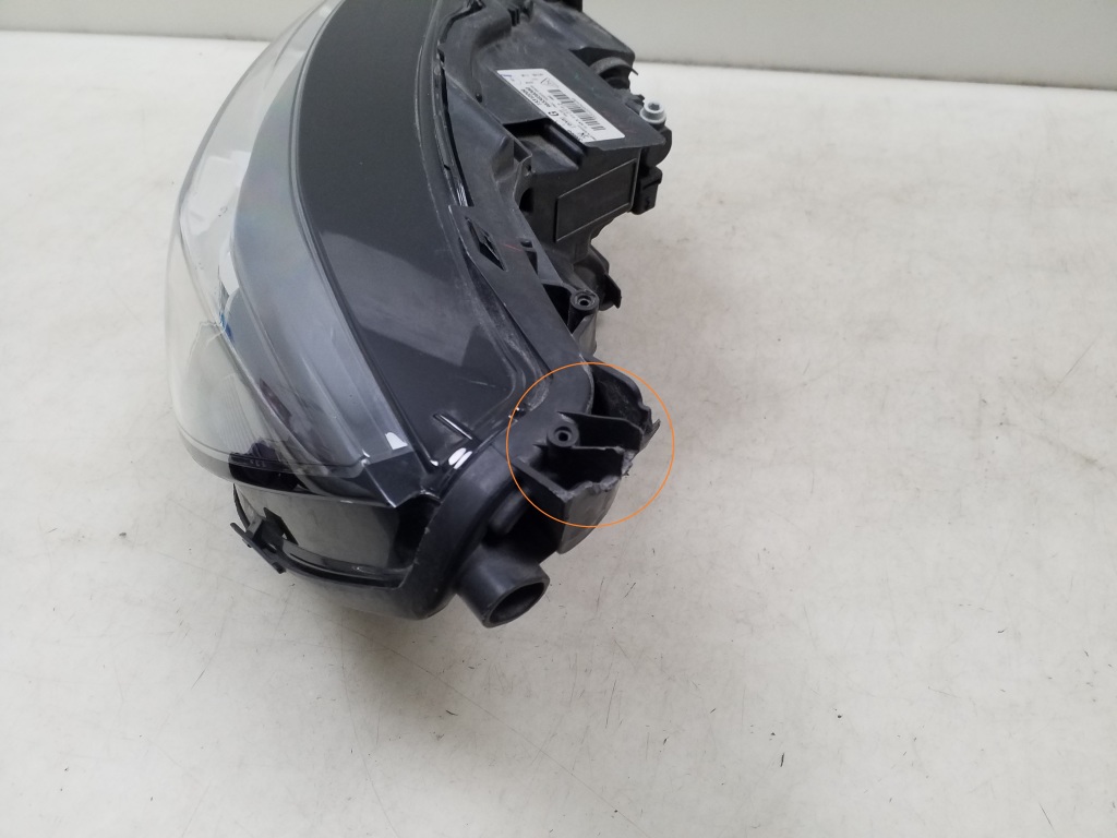 Used Peugeot 2008 Headlights 9833036380