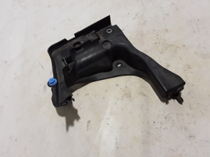  Windshield wiper mechanism trim to the glass 