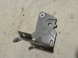  Bracket for front wing 