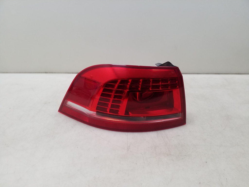 Volkswagen Passat B7 (2010–2014) Eckleuchte hinten 3AF945309 Volkswagen Passat B7 (2010–2014) Eckleuchte hinten 3AF945309