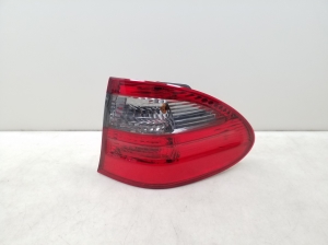 Mercedes Benz E-Class W211 (2002–2009) Eckleuchte hinten A2118202864