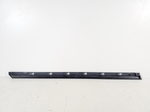 Volkswagen Passat B8 (2014–2023) Esiukse liist 3G0854940 - 3