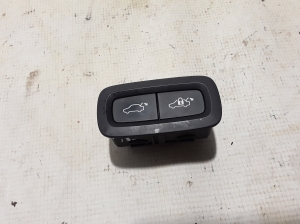  Rear cover closing switch 