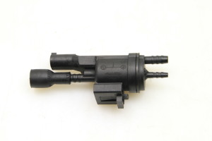 Mercedes Benz C-Class 205 (2014–2021) Solenoid 0025407097 - 4