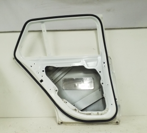 Mercedes Benz C-Class 205 (2014–2021) Rear side doors A2057320310 - 4