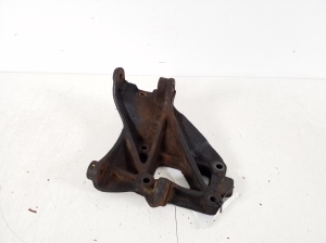 Mercedes Benz SL-Class 107 (1971–1989) Generaatori kinnitus A1101550435 - 2