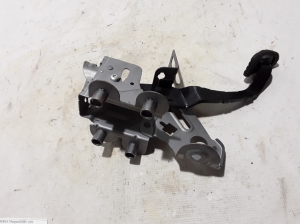 RENAULT Kangoo III (2021–2026) Piduripedaal 465012312R - 3