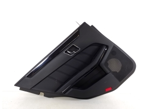 Rear side door panel