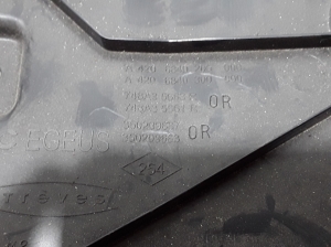 RENAULT Kangoo III (2021–2026) Tagumine põhjakaitse 748A35663R - 2