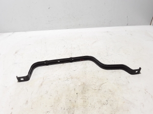 Fuel tank bracket - 174061863R