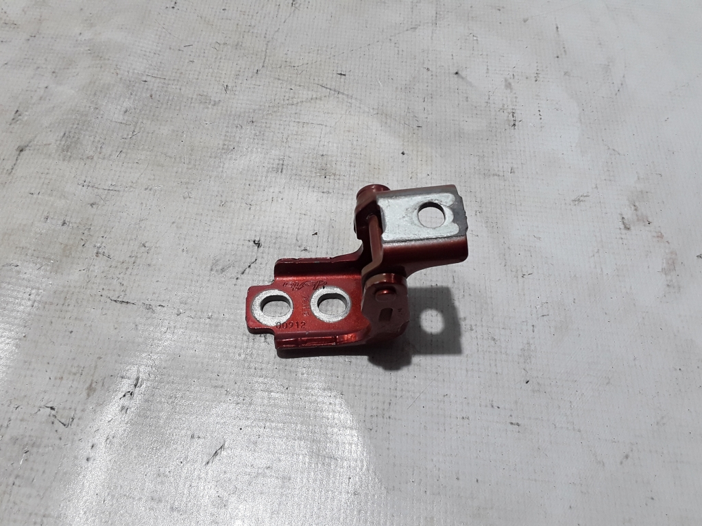 RENAULT Kangoo III (2021–2026) Front door lower hinge 804026814R RENAULT Kangoo III (2021–2026) Front door lower hinge 804026814R
