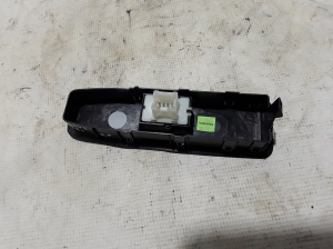 RENAULT Kangoo III (2021–2026) Front door glass switch 769104880R - 3