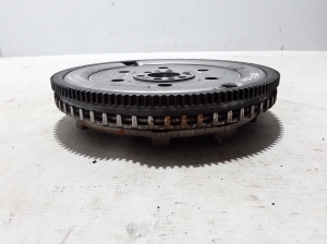  Clutch flywheel 