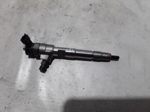  Fuel injector 