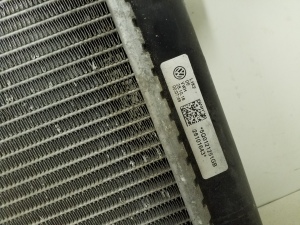 Volkswagen Passat B8 (2014–2023) Jahutusradiaator 5Q0121251GB - 2