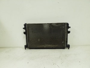 Volkswagen Passat B8 (2014–2023) Jahutusradiaator 5Q0121251GB - 4
