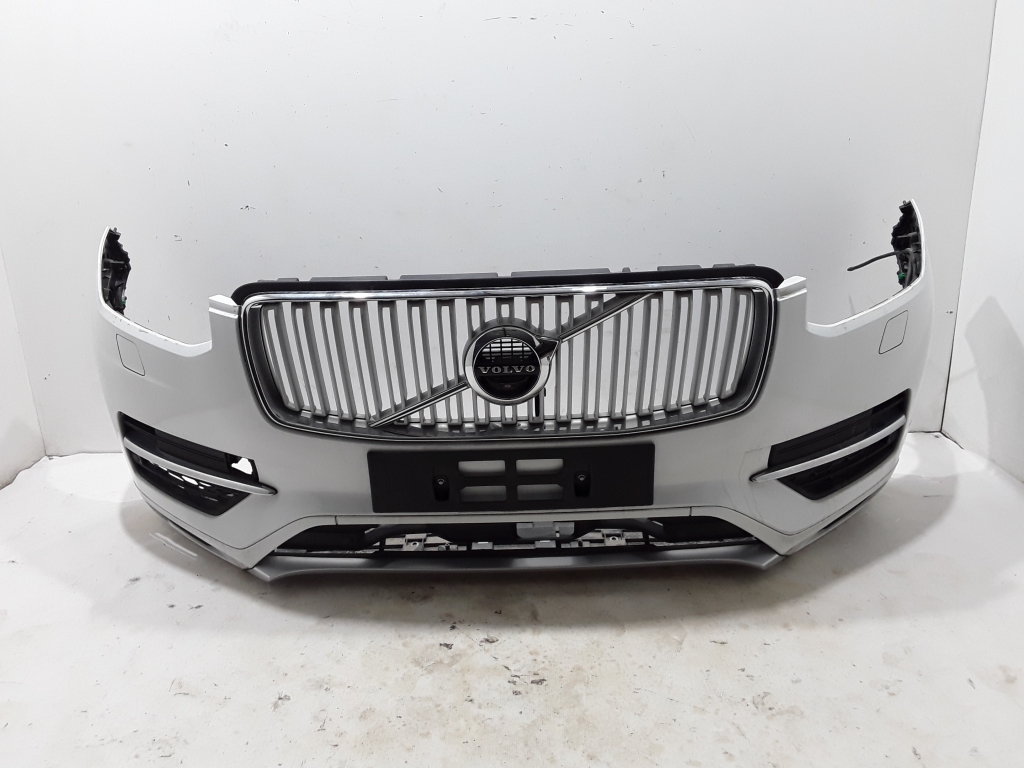 Used VOLVO XC90 Front bumper 31353362
