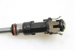  Fuel injector 