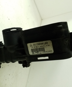Mercedes Benz E-Class W211 (2002–2009) Motorkühler A2115000102 - 2