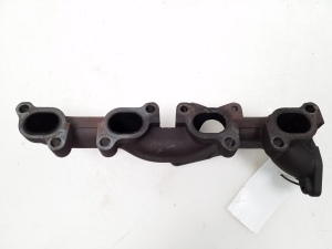  Exhaust manifold 