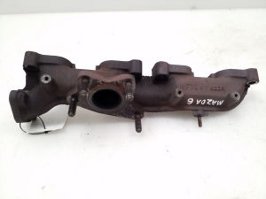  Exhaust manifold 