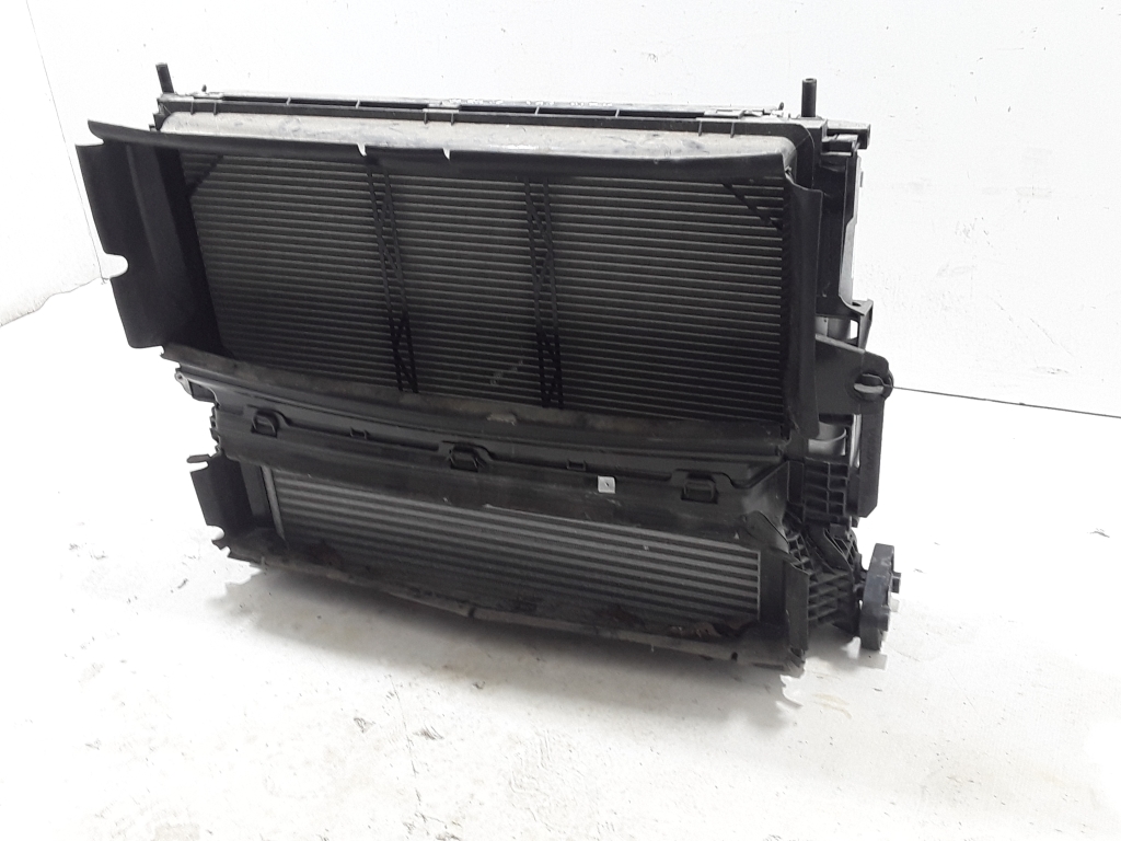 VOLVO XC90 2 generation (2014-2024) Cooling Parts 21048151