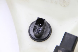 AUDI Q7 (2006–2015) Front washer fluid reservoir 4L0955453 - 3