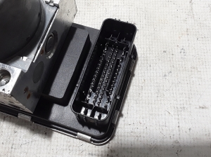 VOLVO XC90 (2015–2024) ABS unit 31680102 - 2