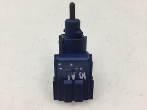 Volkswagen Golf V (2003–2009) Bremslichtschalter 1J0927189 - 2