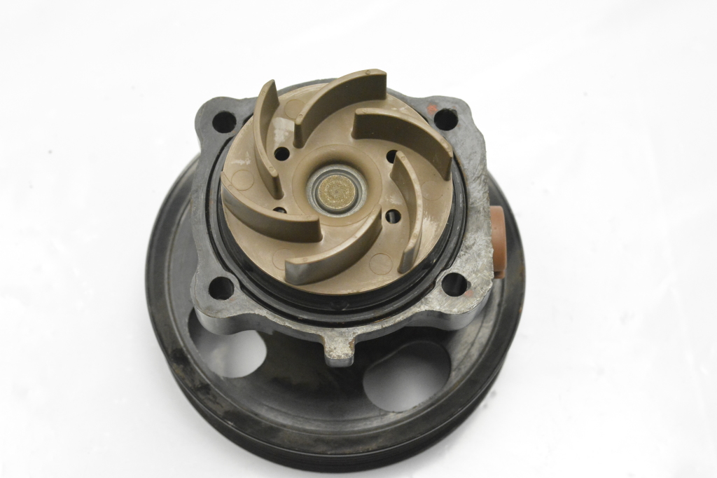 Used Opel Corsa Water pump and its details 46819138