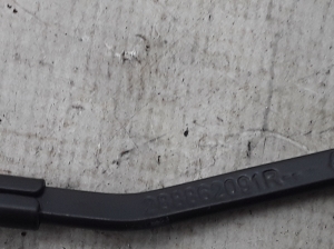  Windshield wiper blade 