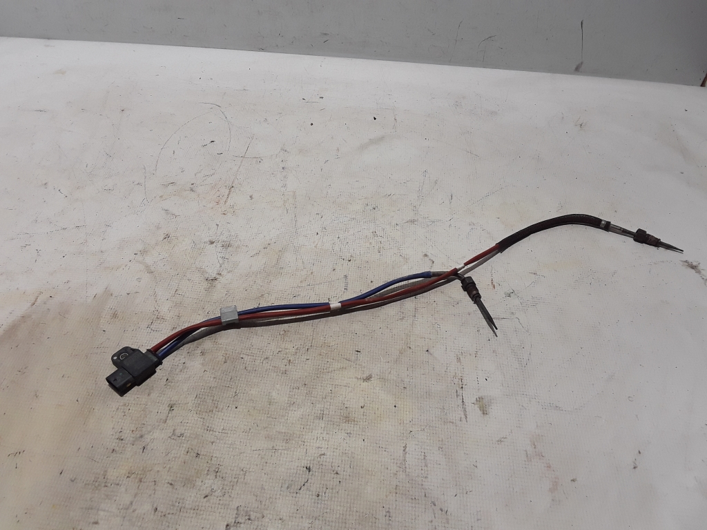 Used Dacia Sandero Muffler temperature sensor 226581040R