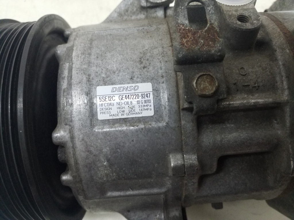 Used TOYOTA Avensis Air conditioner compressor 8831005080