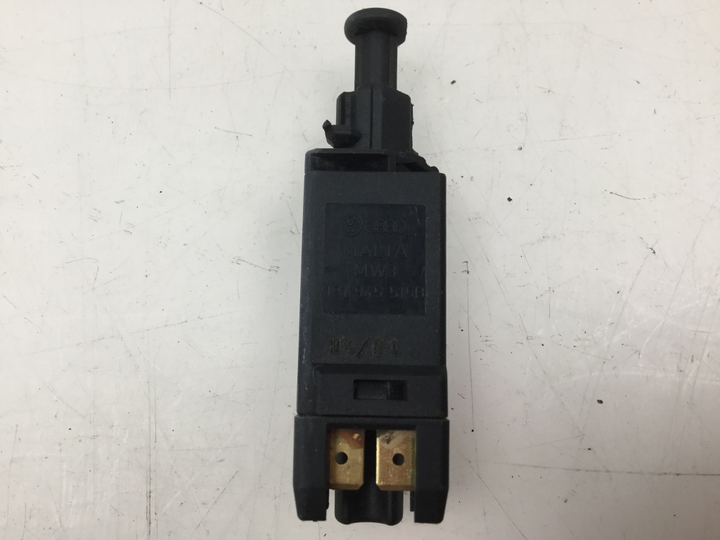 Volkswagen Golf IV (1997–2003) Brake pedal switch 191945515B Volkswagen Golf IV (1997–2003) Brake pedal switch 191945515B