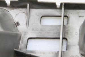 Skoda Fabia MK 2 (2007–2014) Halter Scheinwerferwaschdüse 5J0807055A - 2