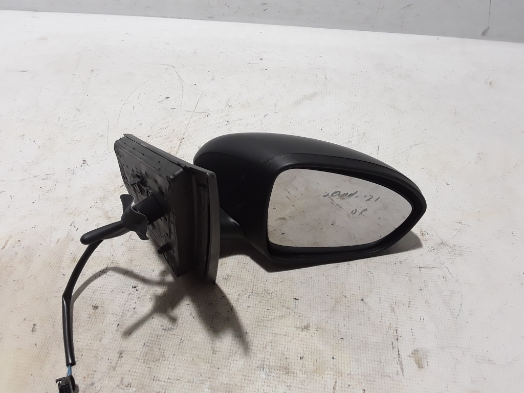 Used Dacia Sandero Side mirror and its details 963015485R